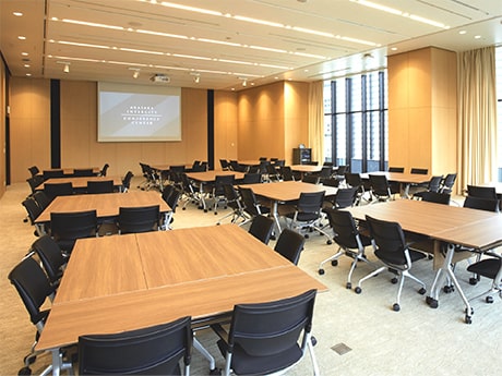 島形式(6名12島72席)の写真