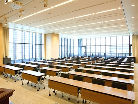 スクール形式(100席)の写真