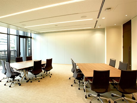 島形式（6名2島12席）の写真