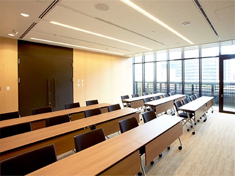 スクール形式（24席）の写真