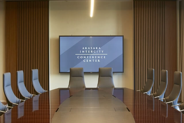 98インチ4Kディスプレイの写真