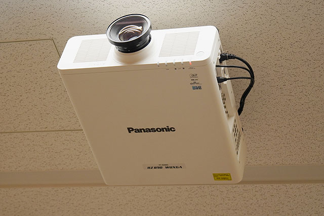 天吊プロジェクターの写真