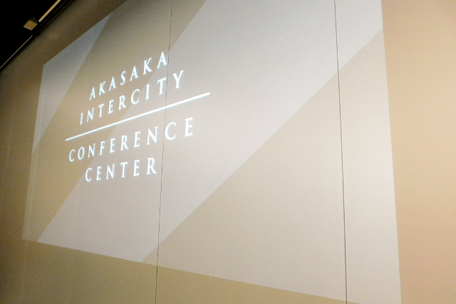 ガラススクリーン（壁面）の写真