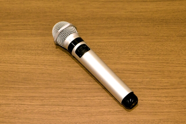 赤外線ワイヤレスマイクハンド型の写真